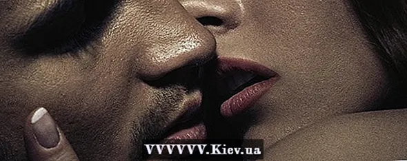 10 ženklų, kuriuos jis nori tave pabučiuoti