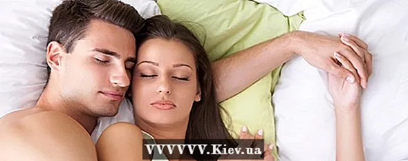 7 yleisintä pariskunnan nukkumisasentoa ja niiden merkitys