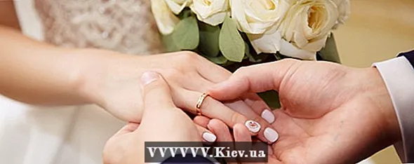 شادی کی انگوٹھی کے تبادلے کے ارد گرد علامت اور وعدہ